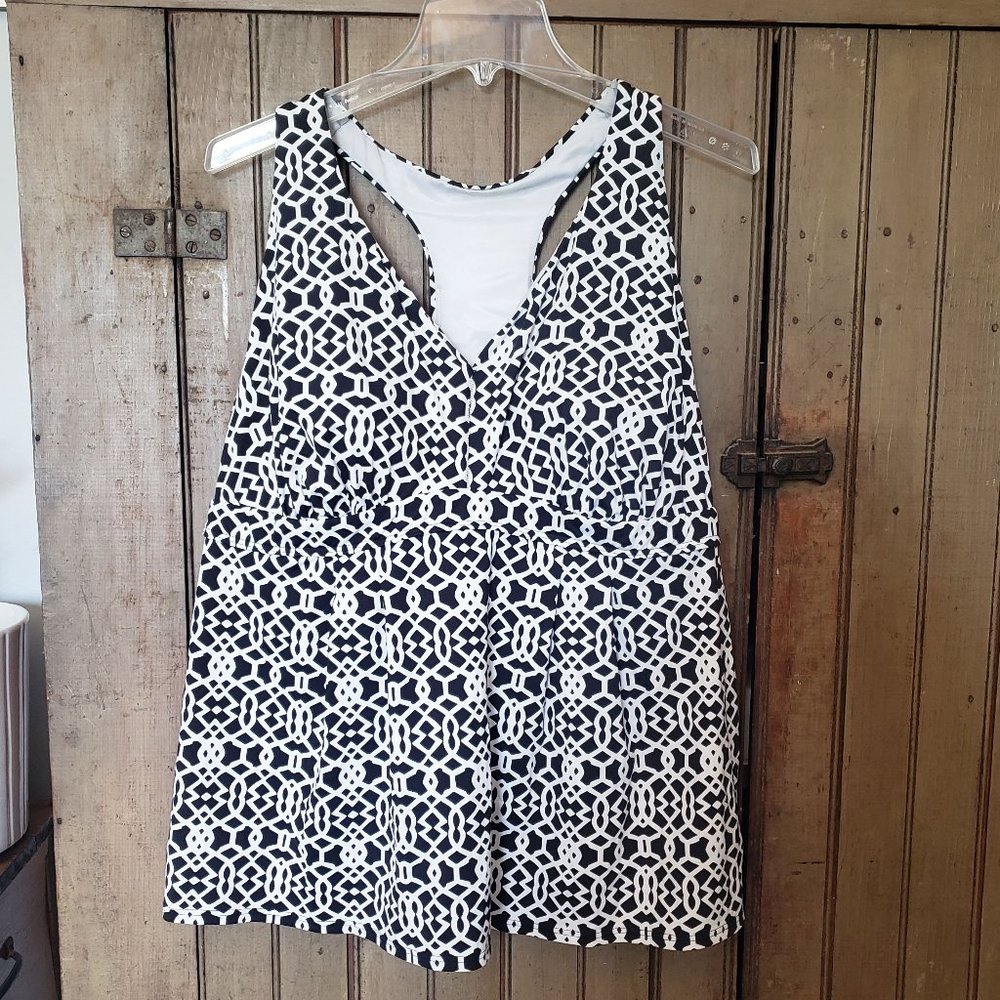 EUC, Lands' End, V-neck Racerback Tankini, Black White Geo Print, 20W